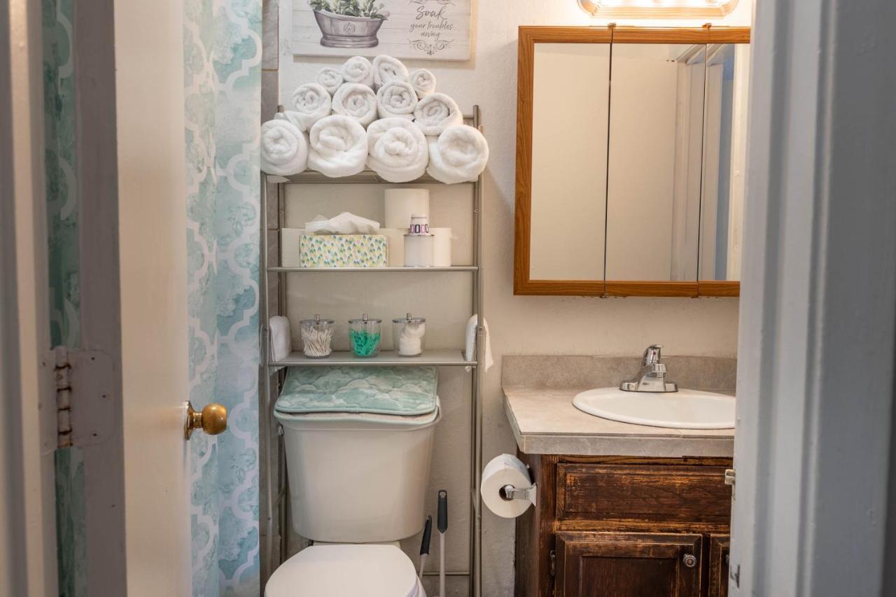 Congeniality And Comfort. All The Essentials With Class, 2 Nights? 2 Weeks? Stay, Relax, Work, Or Go Out For Fun. Arlington Bagian luar foto