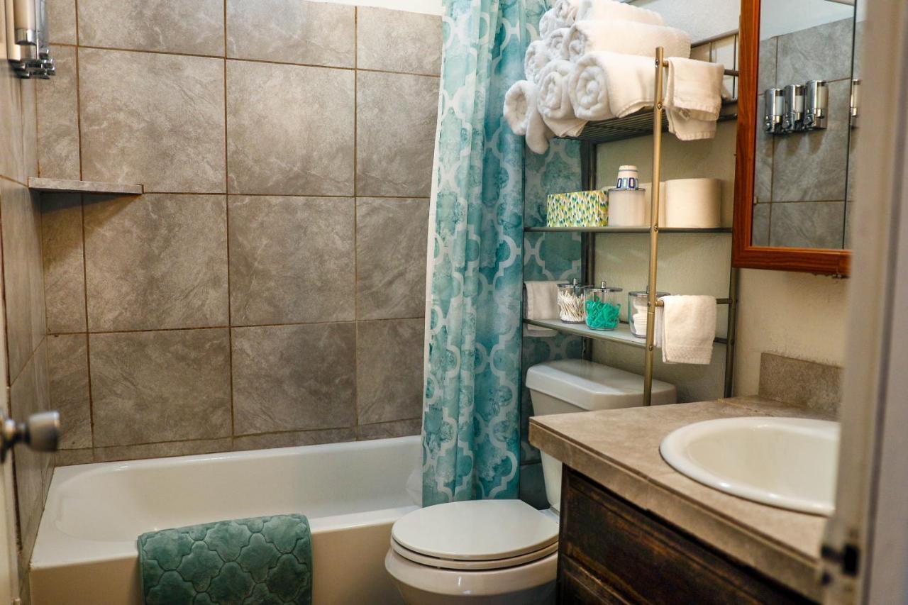 Congeniality And Comfort. All The Essentials With Class, 2 Nights? 2 Weeks? Stay, Relax, Work, Or Go Out For Fun. Arlington Bagian luar foto